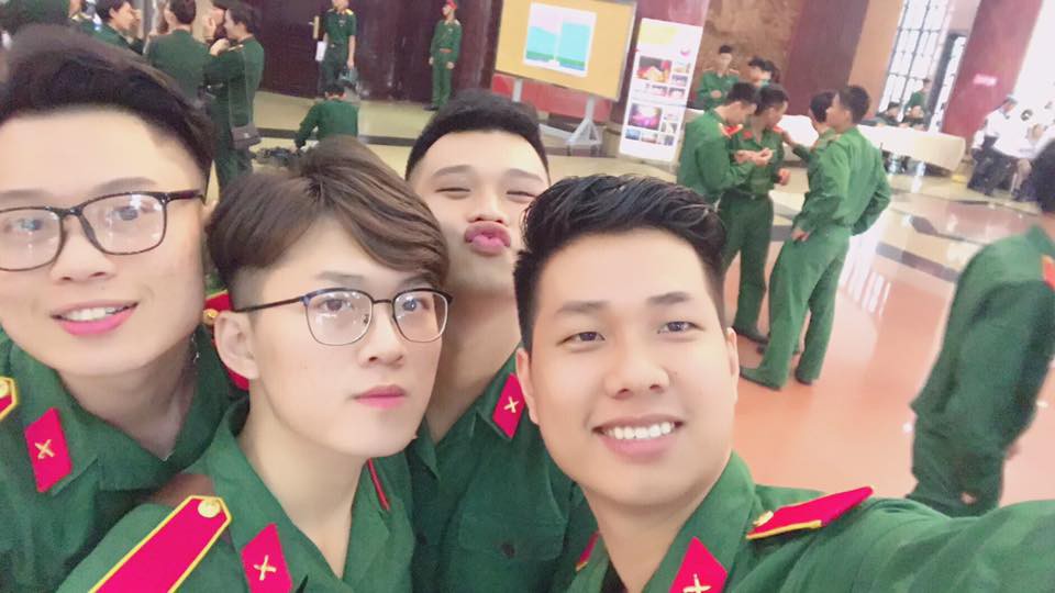 10X bị truy tìm vì tội hát thả thính con gái trường khác 10X bị truy tìm vì tội hát thả thính con gái trường khác